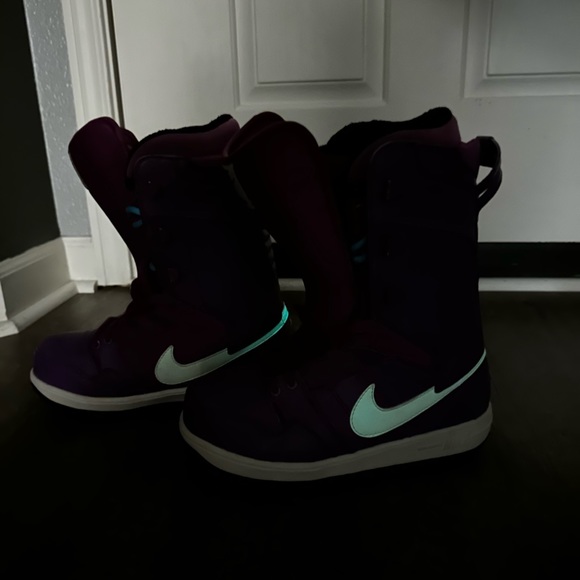 Nike Snowboarding Women's Boot - Picture 6 of 12